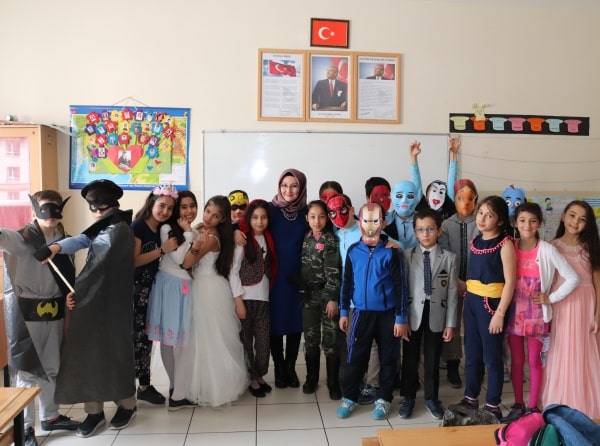 CARTOON CHARACTERS VISITED OUR CLASSROOM ( ÇİZGİ FİLM KAHRAMANLARI SINIFIMIZI ZİYARET ETTİ )